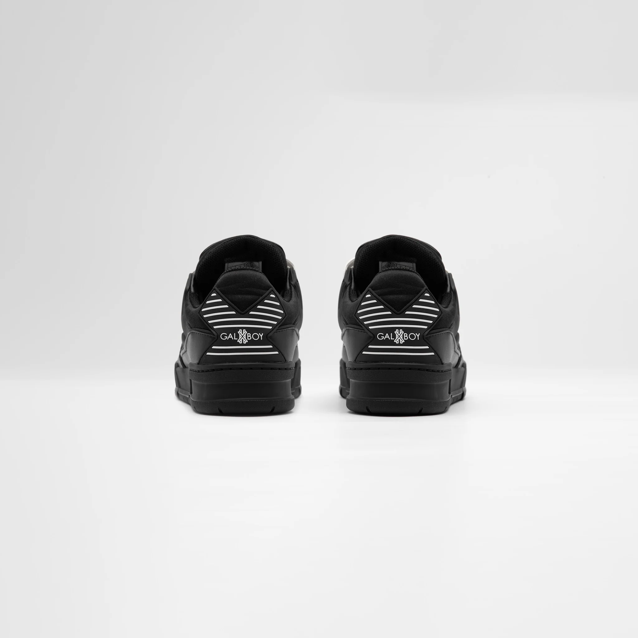 012 TRAINER - Image 3