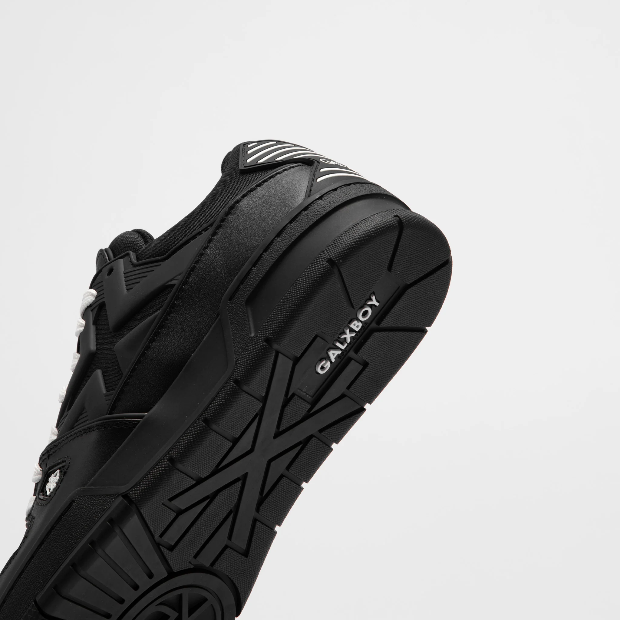 012 TRAINER - Image 7