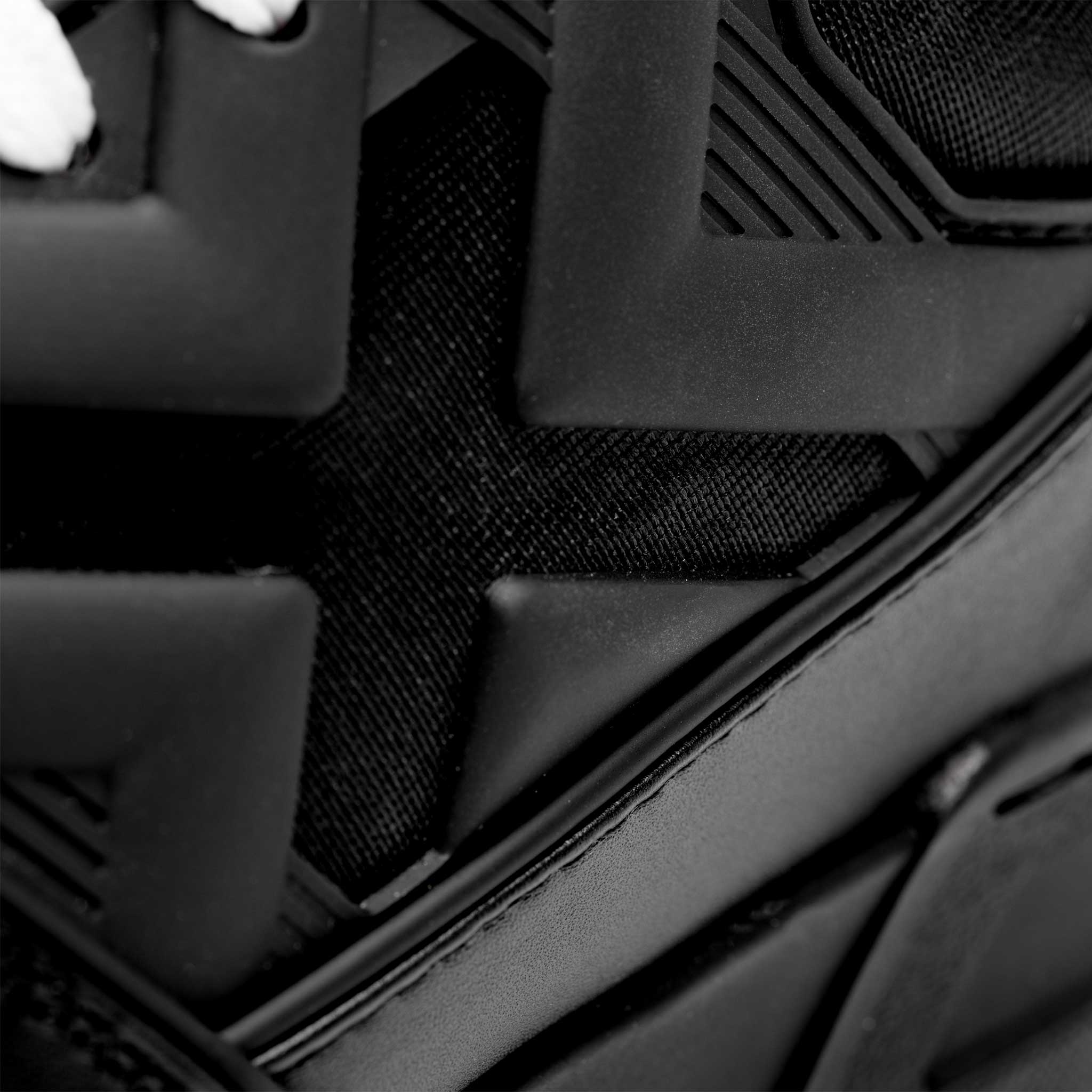 012 TRAINER - Image 8